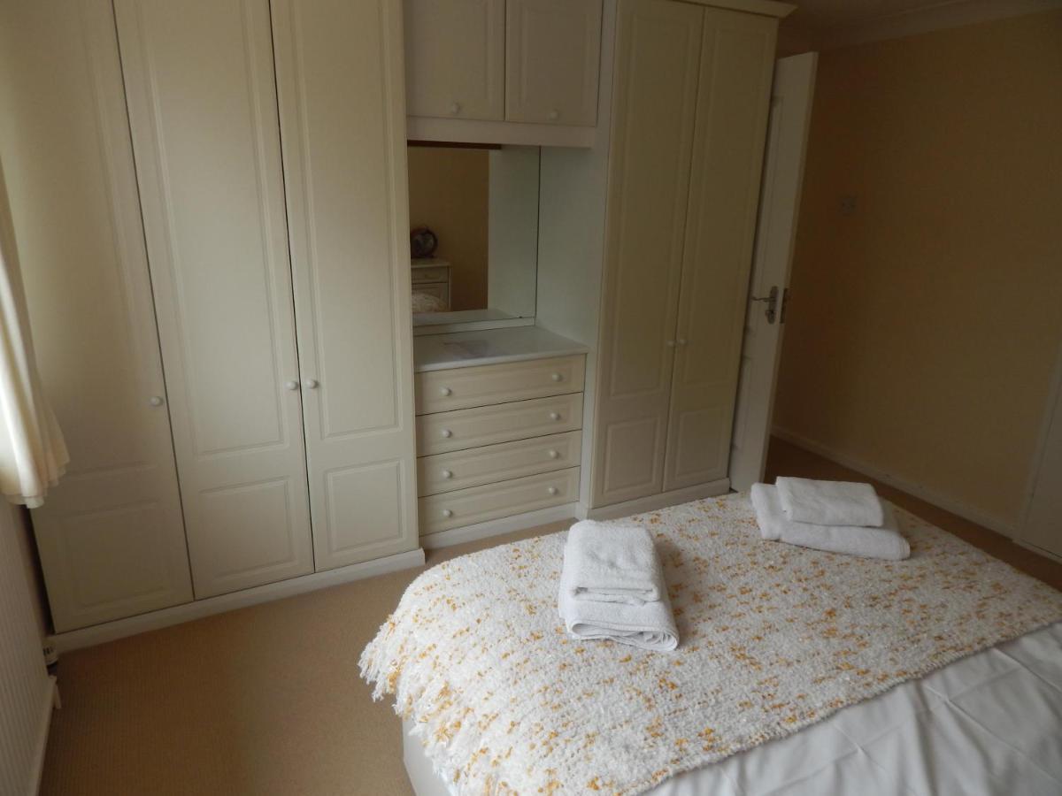 Spacious 3 Bdr House With Parking-Families-Corporate Groups By Orbitat Accommodations Cambridge Esterno foto