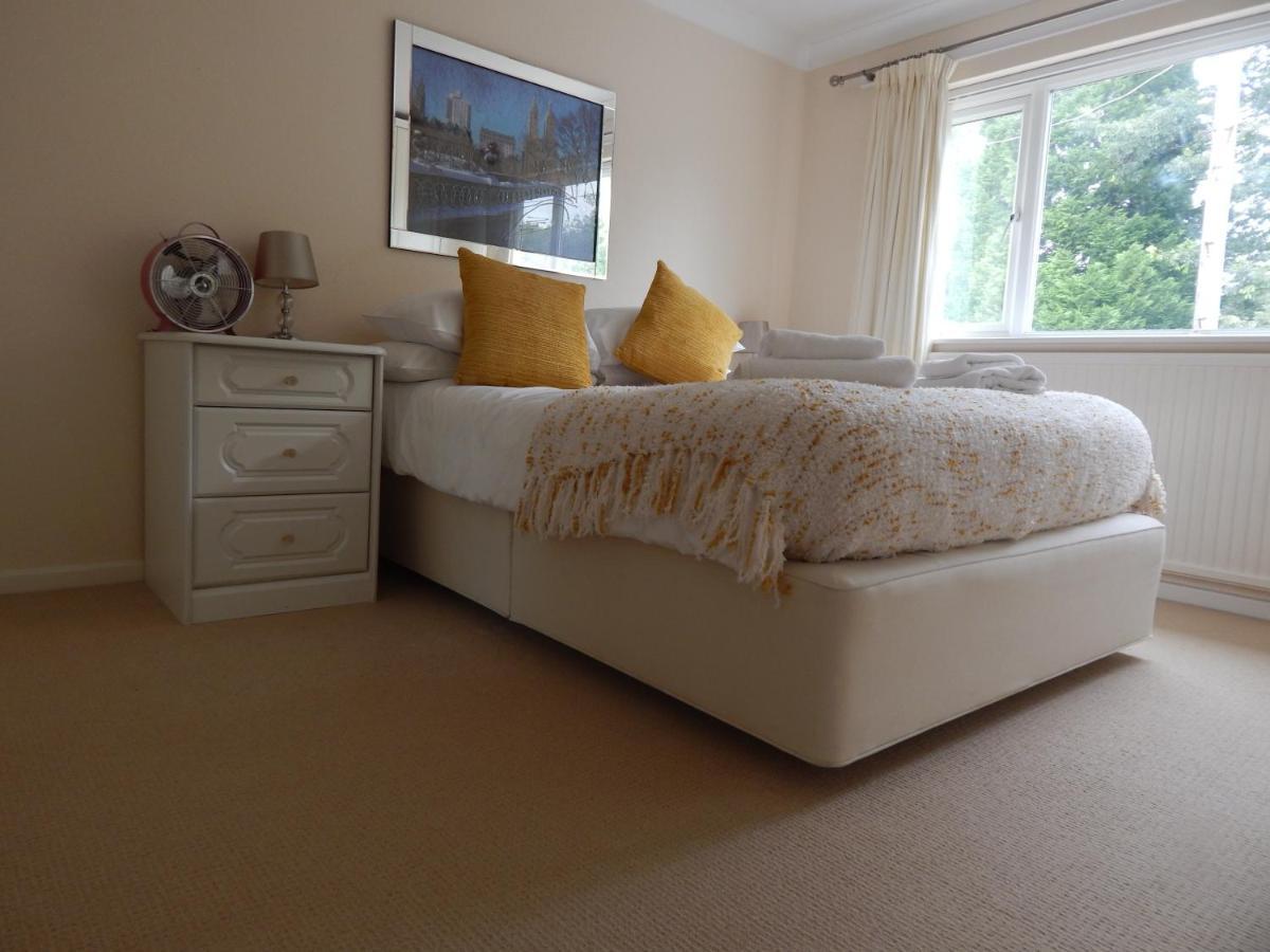 Spacious 3 Bdr House With Parking-Families-Corporate Groups By Orbitat Accommodations Cambridge Esterno foto
